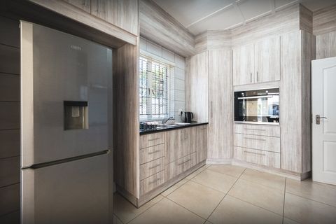 accommodation walmer self catering walmer villiers communal kitchen 002 accommodation walmer self catering walmer villiers communal kitchen 002