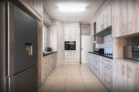 accommodation walmer self catering walmer villiers communal kitchen 004 accommodation walmer self catering walmer villiers communal kitchen 004